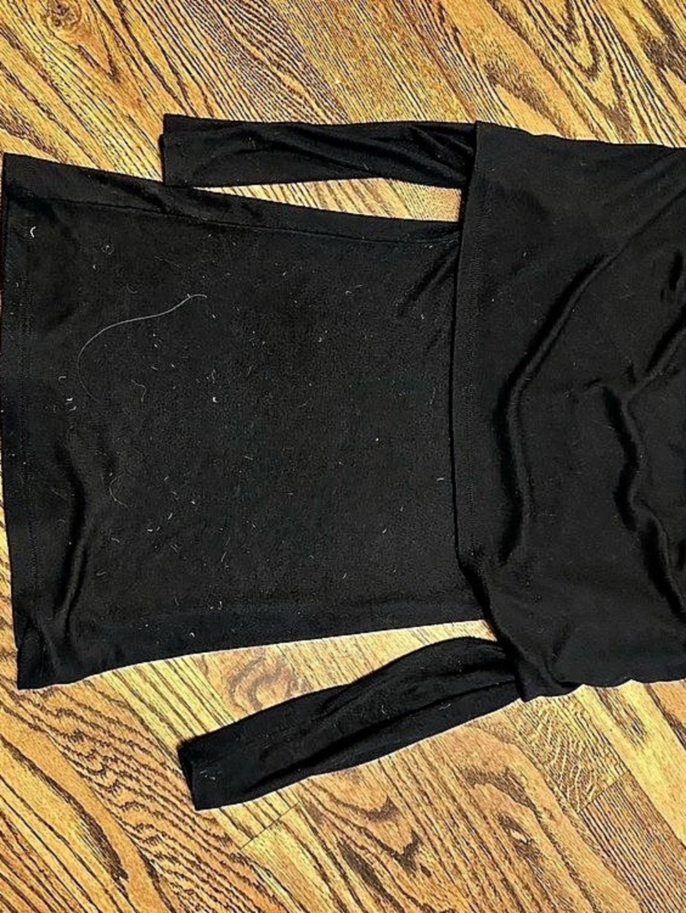 over the shoulder top in Black Like New